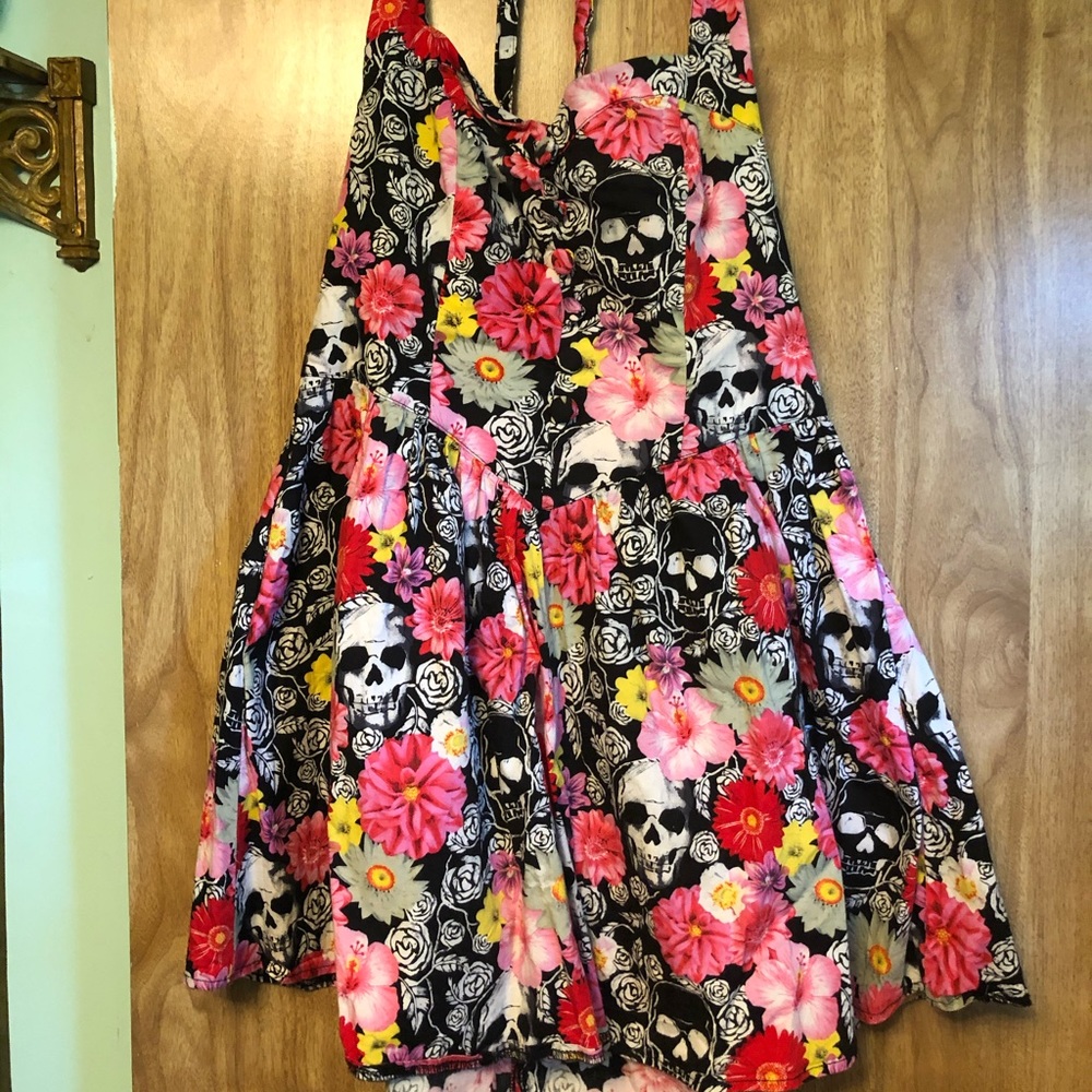 Hell Bunny pin up style floral skulls halter dress